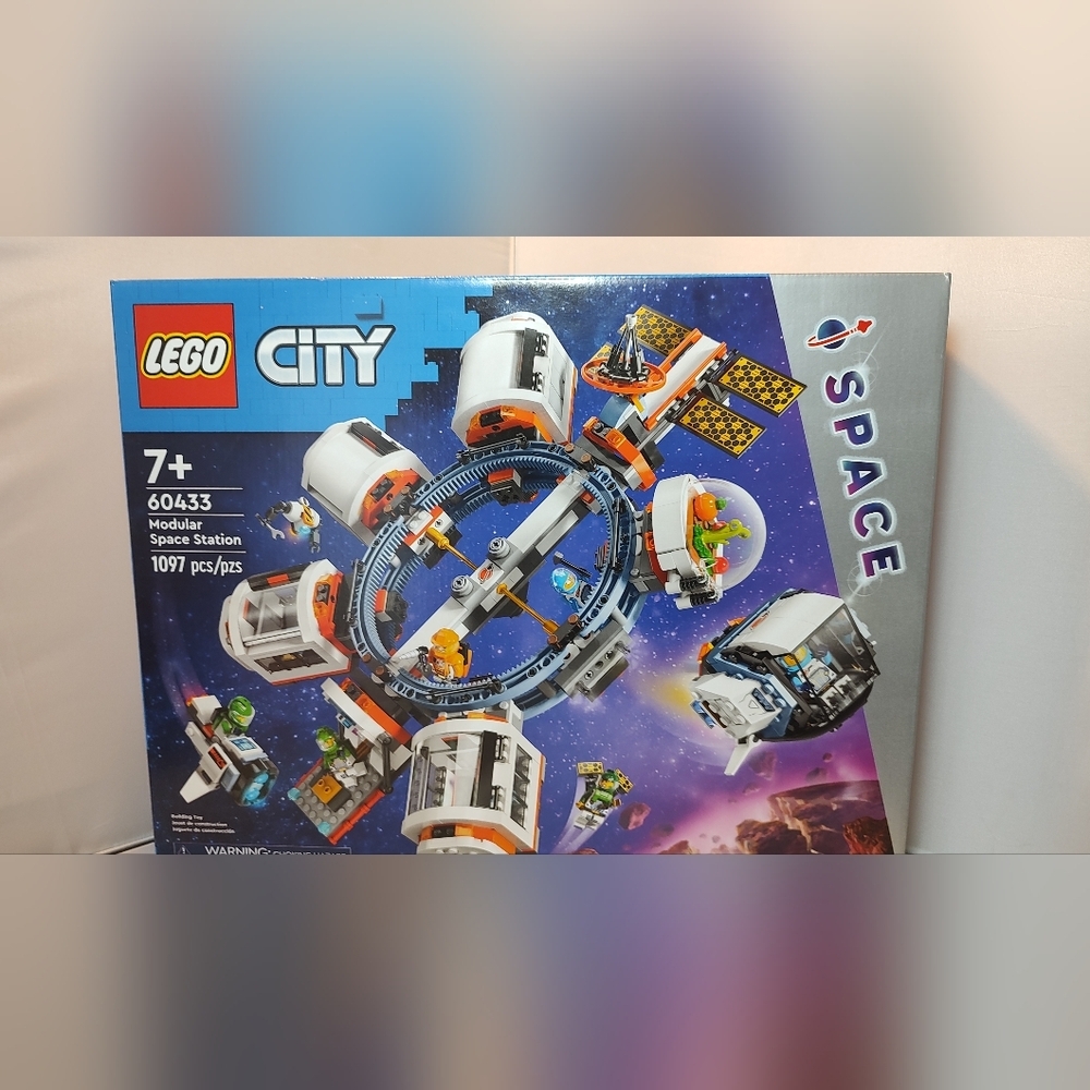 Lego City 60433 Modular Space Station